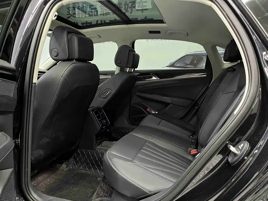 Volkswagen Passat — фото 13