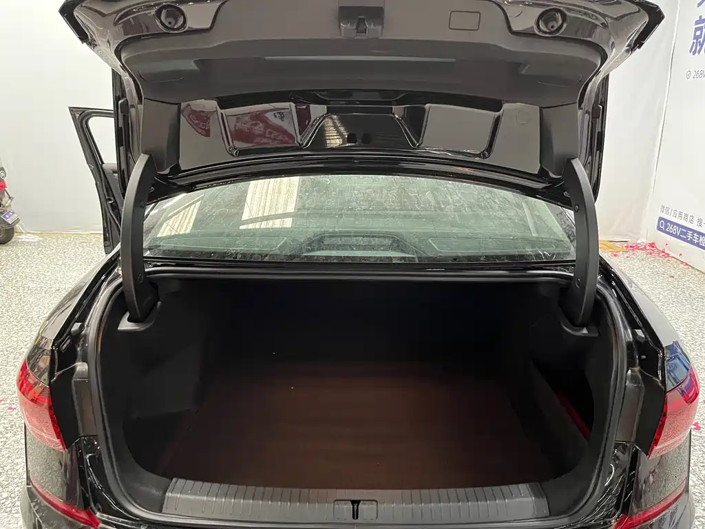 Volkswagen Passat — фото 14