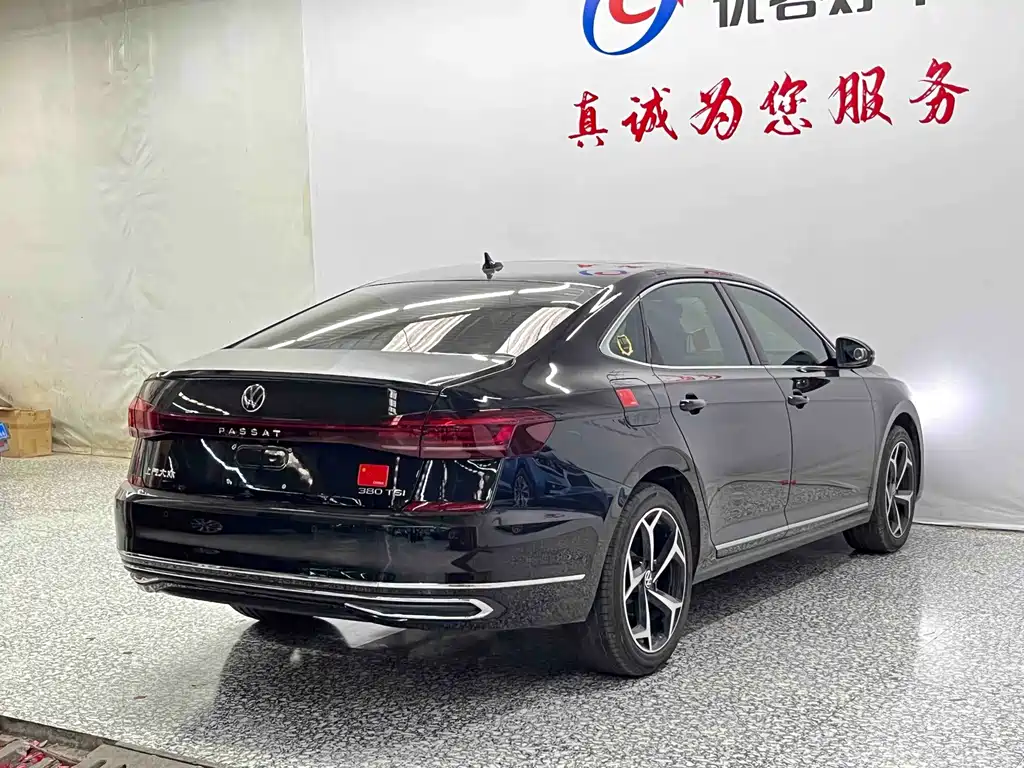 Volkswagen Passat — фото 18