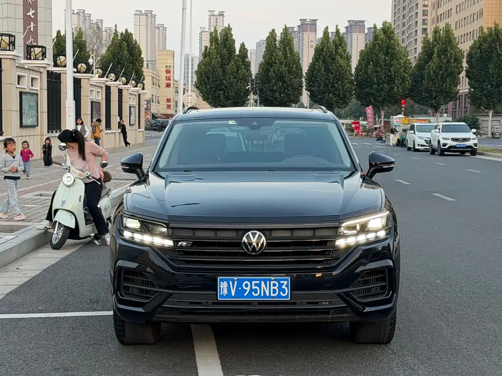 Volkswagen Touareg — фото 2
