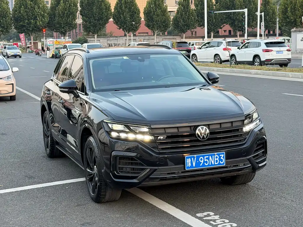 Volkswagen Touareg — фото 3