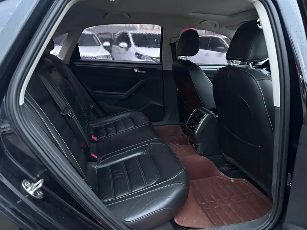 Volkswagen Passat — фото 8