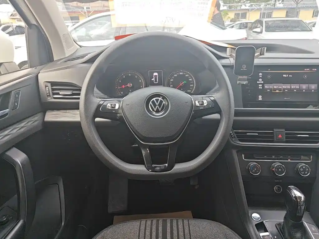 Volkswagen Tharu — фото 10
