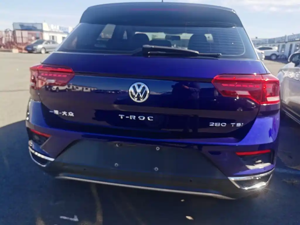 Volkswagen T-Roc — фото 6