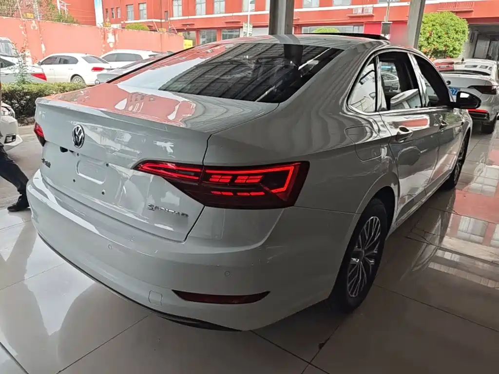 Volkswagen Sagitar — фото 6