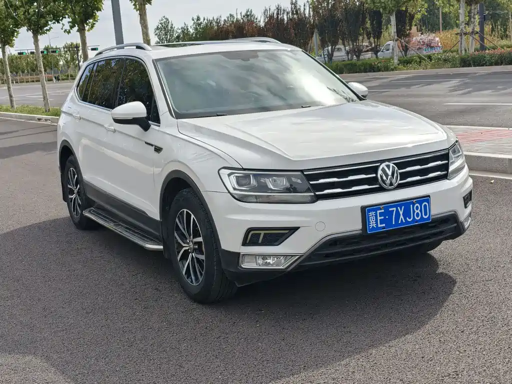 Volkswagen Tiguan L — фото 3