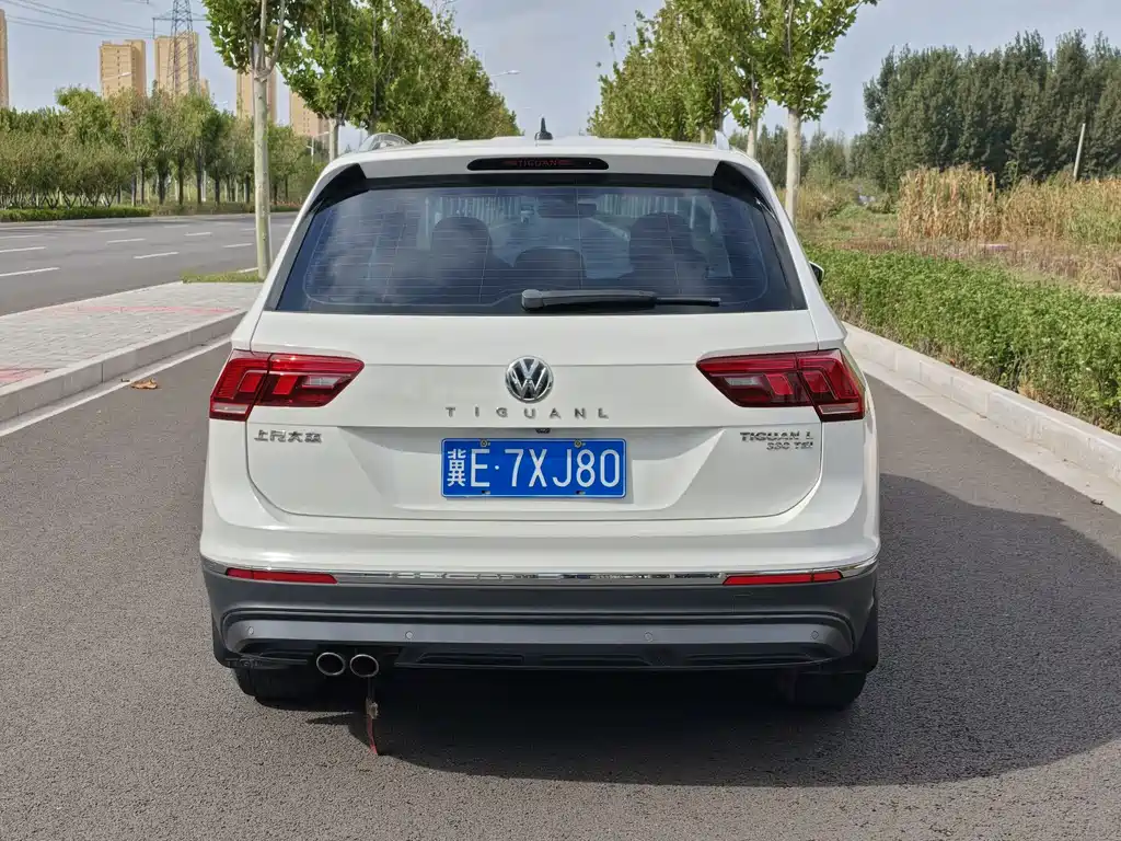Volkswagen Tiguan L — фото 8
