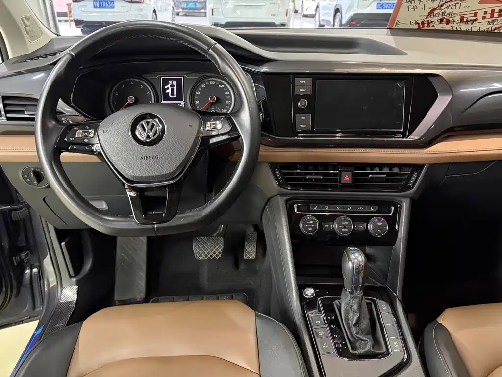 Volkswagen Tharu — фото 5