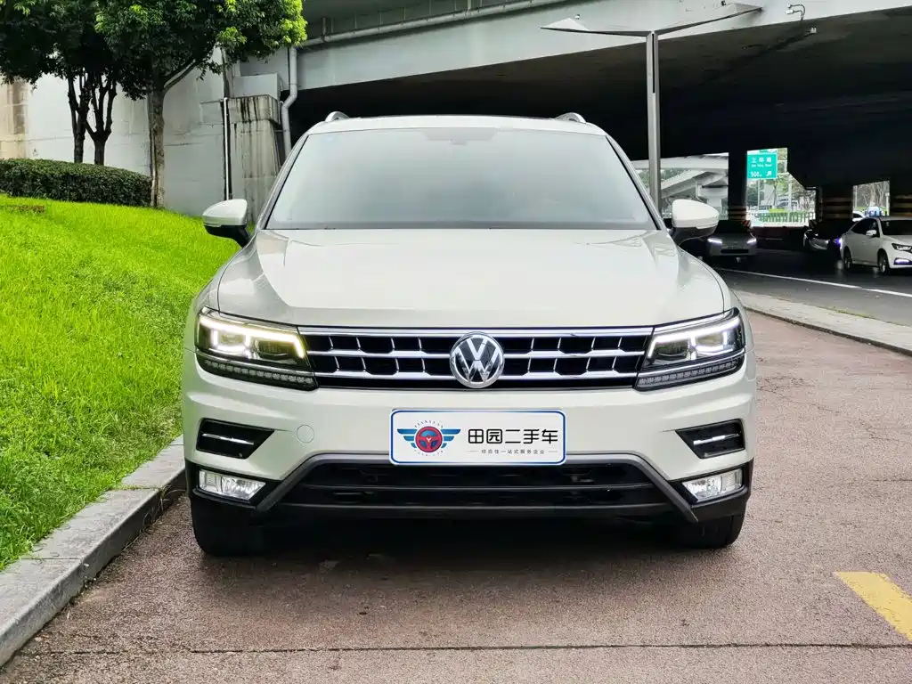 Volkswagen Tiguan L — фото 2