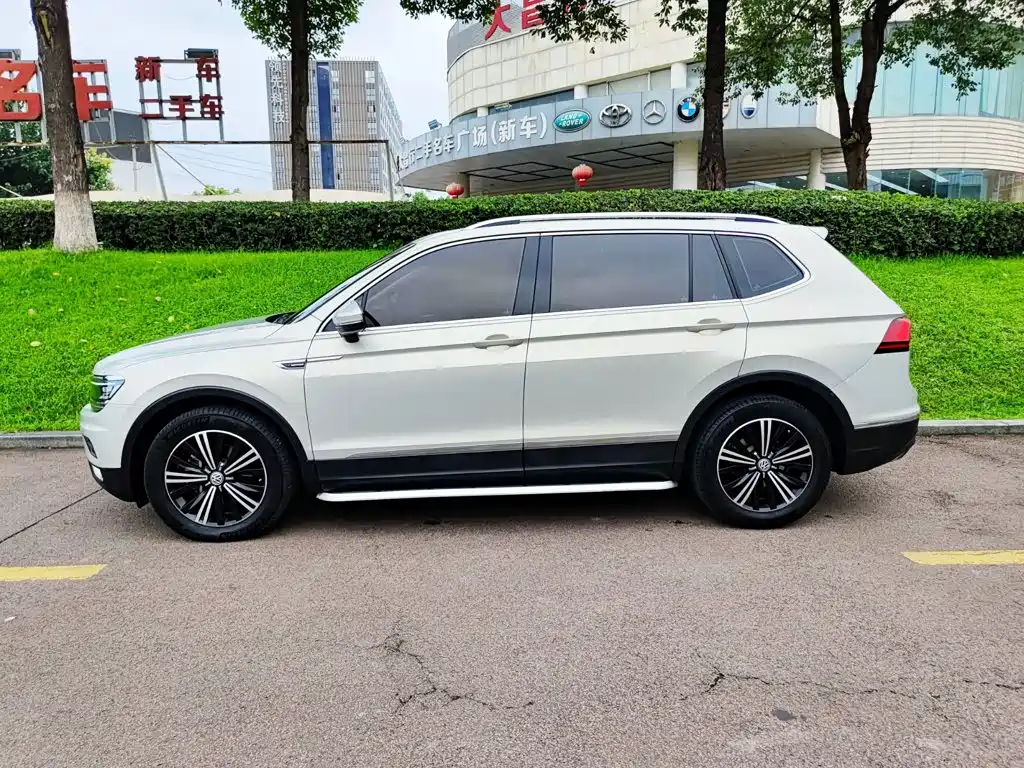 Volkswagen Tiguan L — фото 3