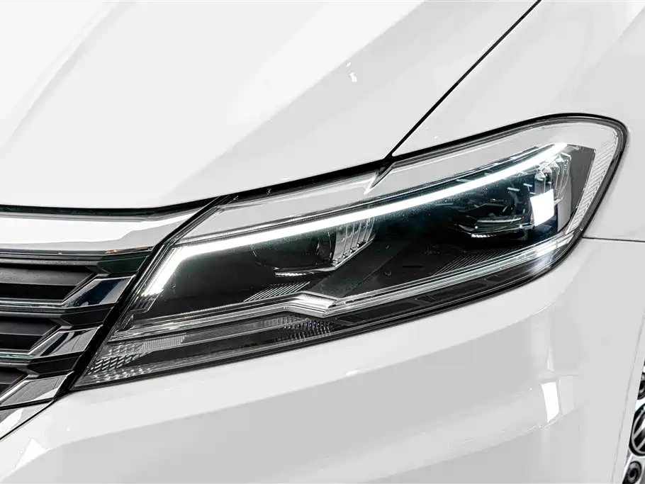 Volkswagen Lavida — фото 4