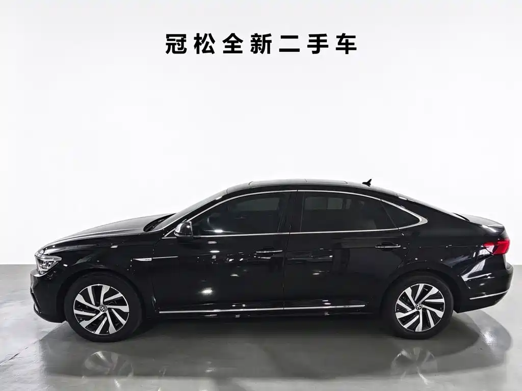 Volkswagen Passat PHEV — фото 4