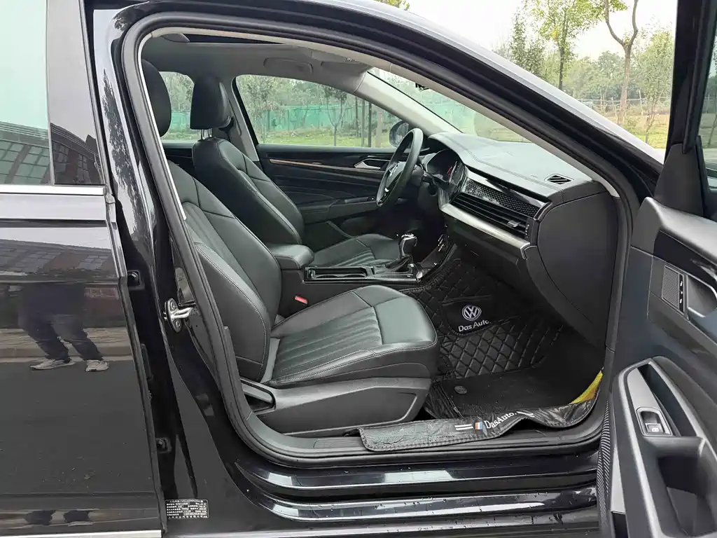 Volkswagen Passat — фото 12