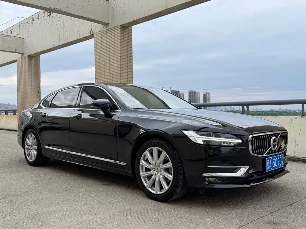Volvo S90 — фото 3