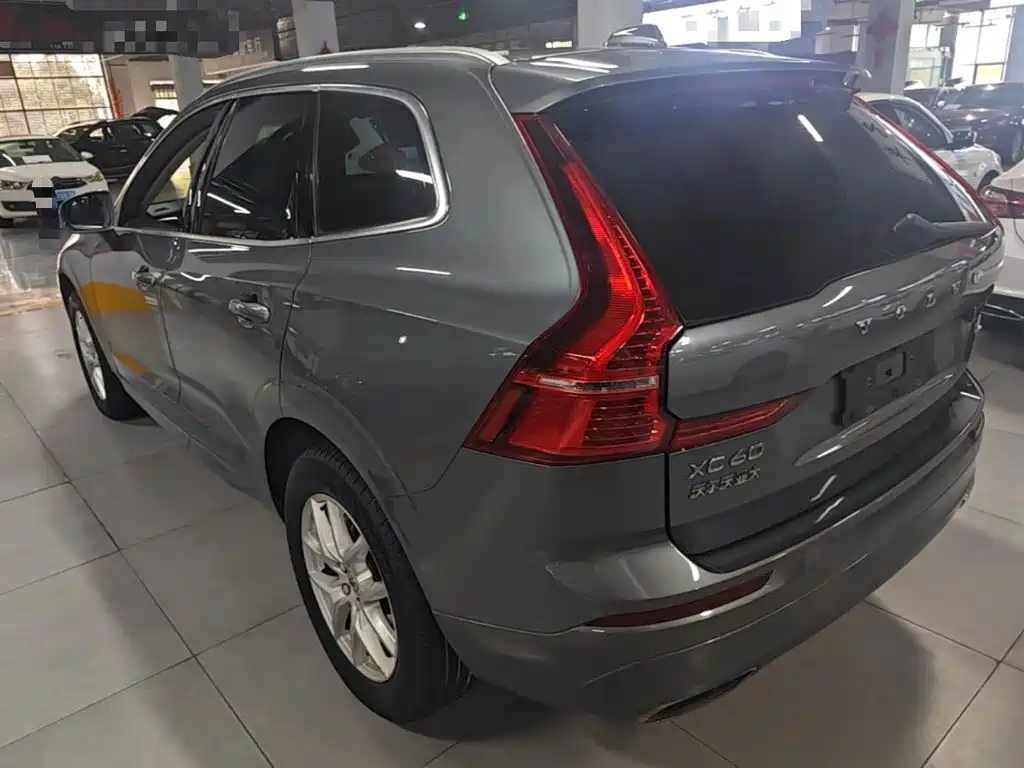 Volvo XC60 — фото 4