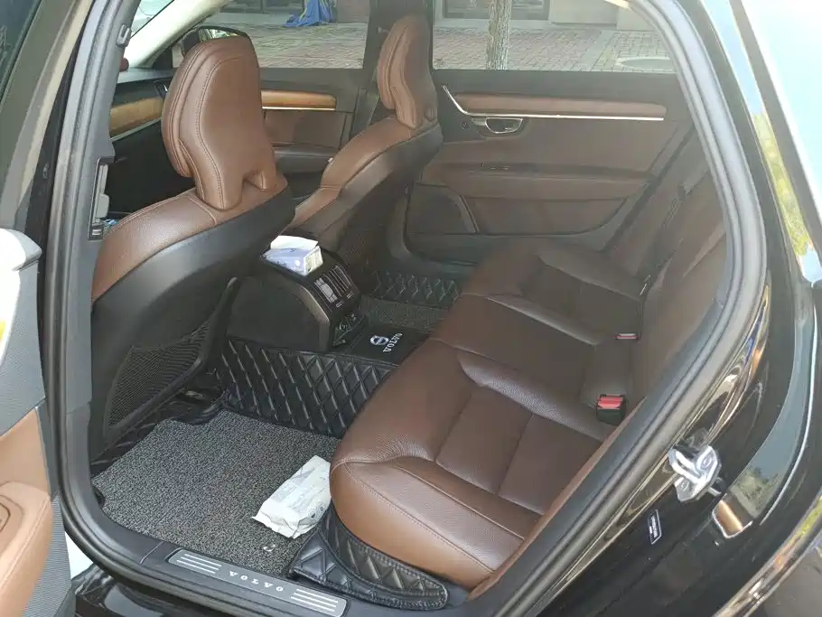 Volvo S90 — фото 11