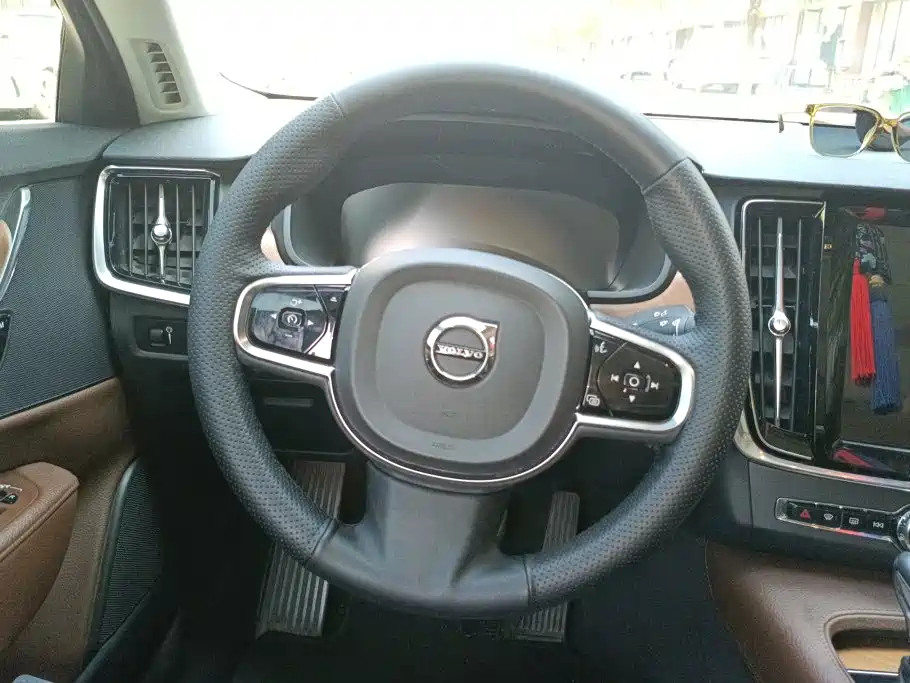 Volvo S90 — фото 15