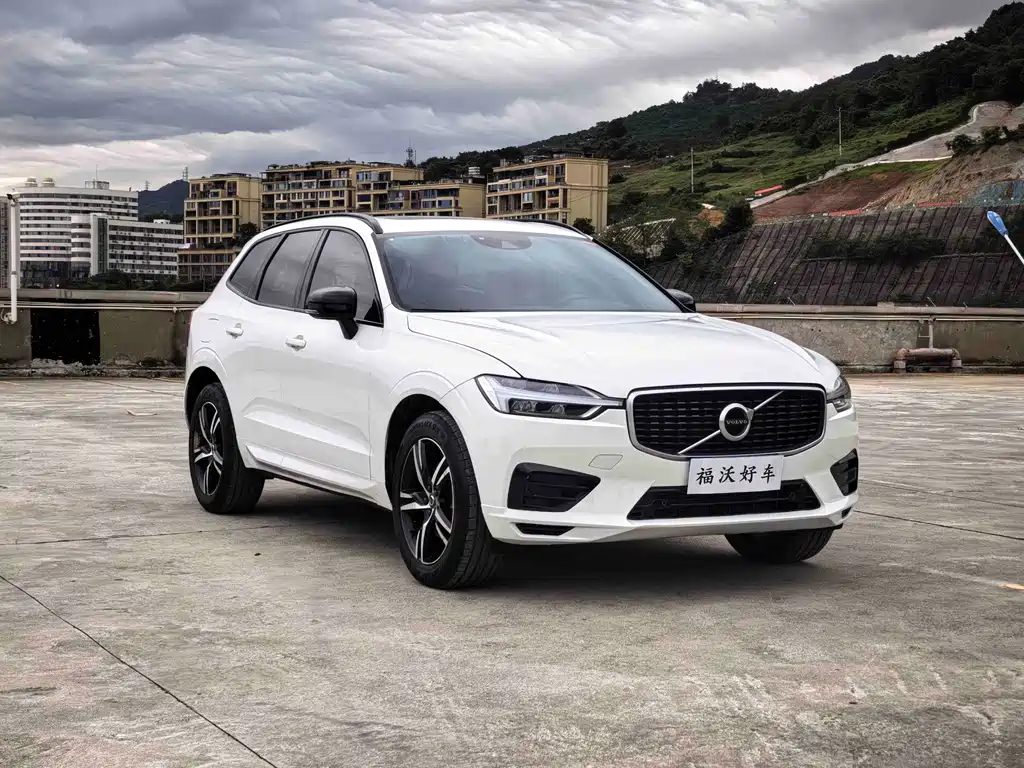 Volvo XC60 — фото 3