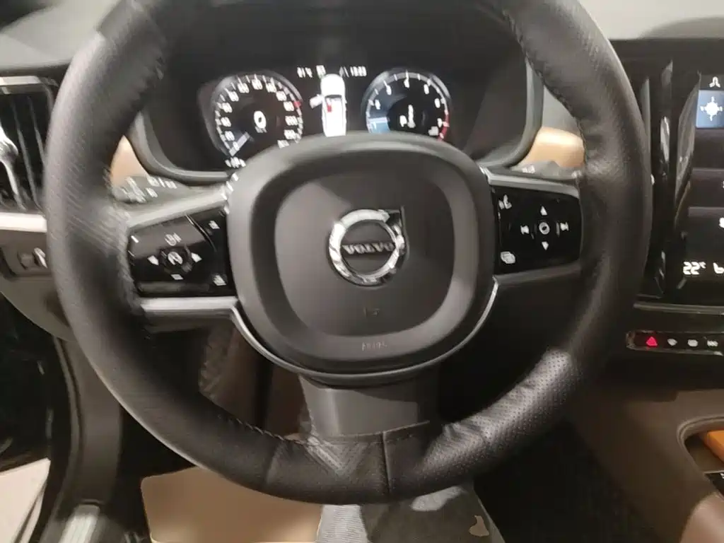 Volvo S90 — фото 10