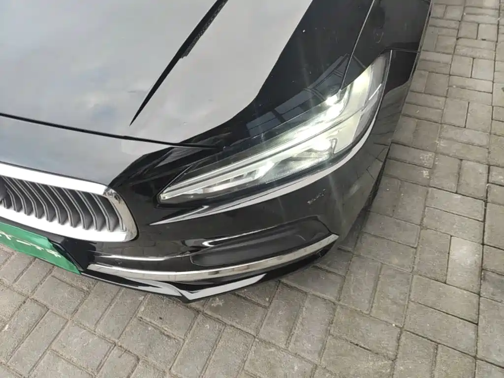 Volvo S90 — фото 23