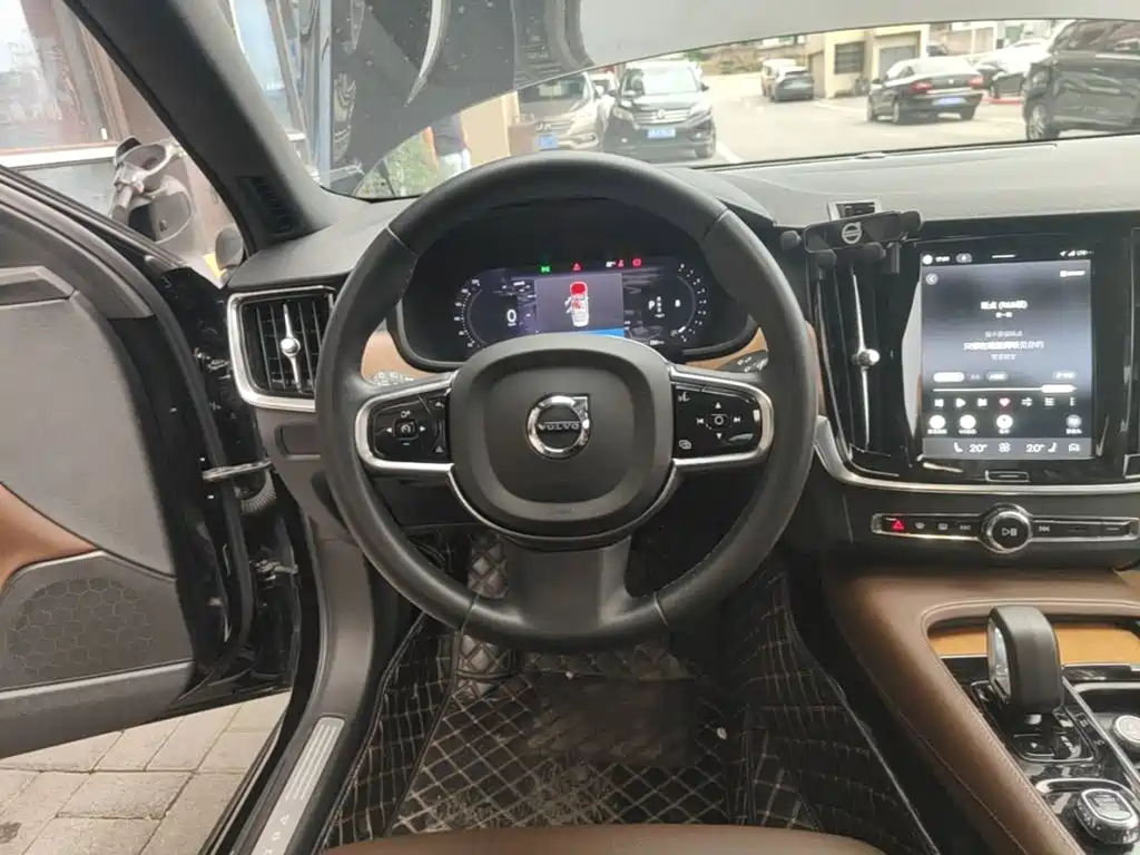 Volvo S90 — фото 10