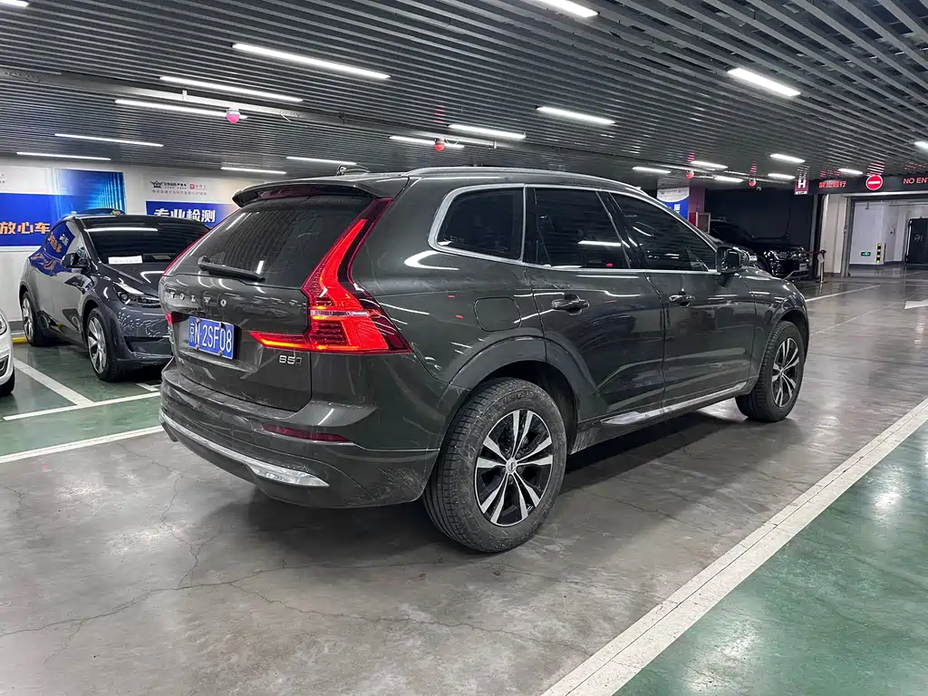 Volvo XC60 — фото 3