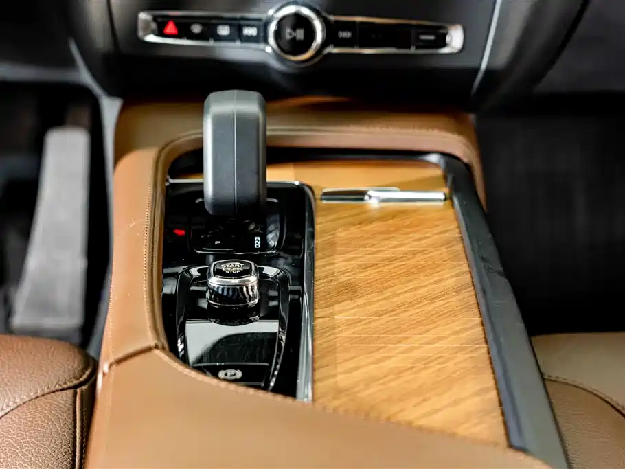 Volvo S90 — фото 14