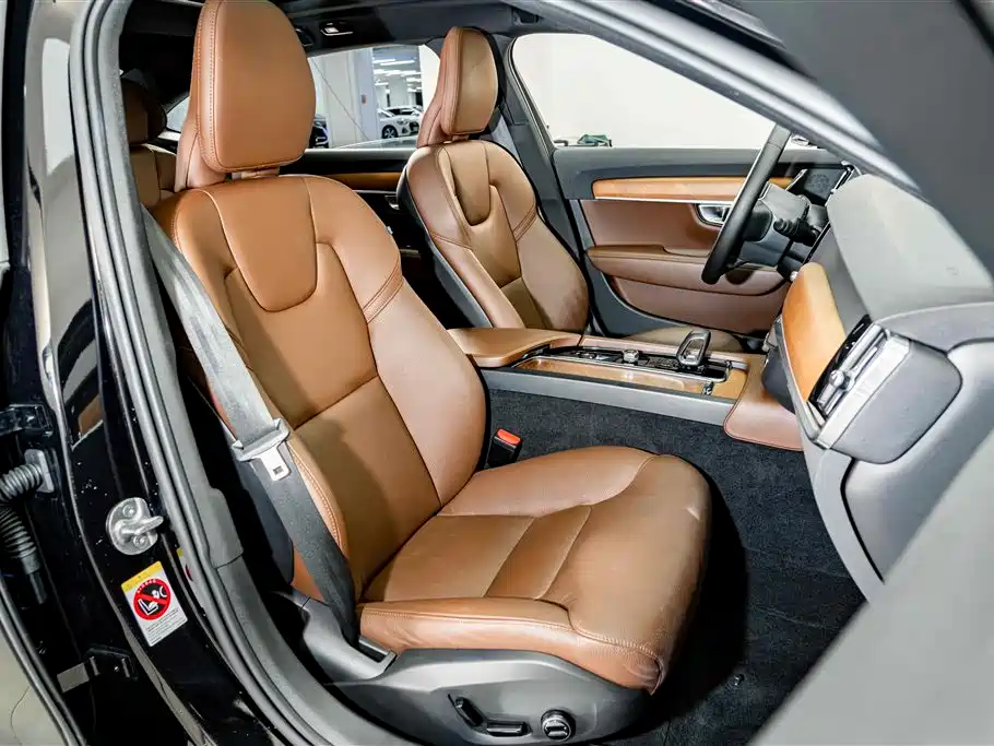 Volvo S90 — фото 19