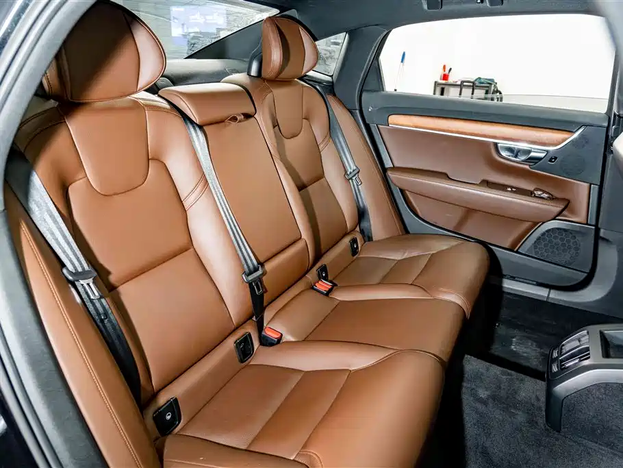 Volvo S90 — фото 22