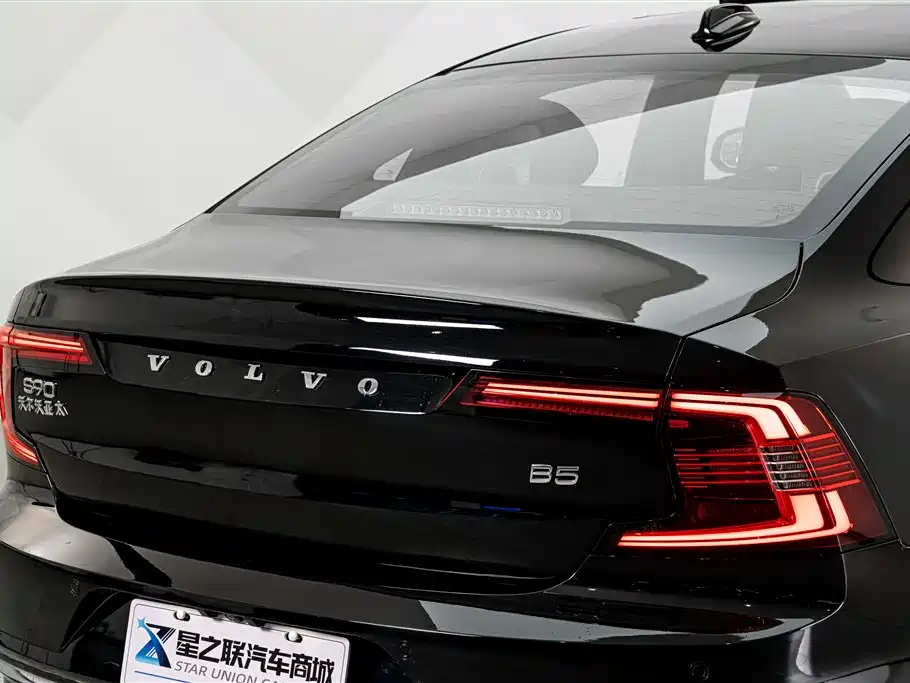 Volvo S90 — фото 8