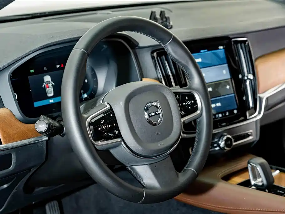 Volvo S90 — фото 10