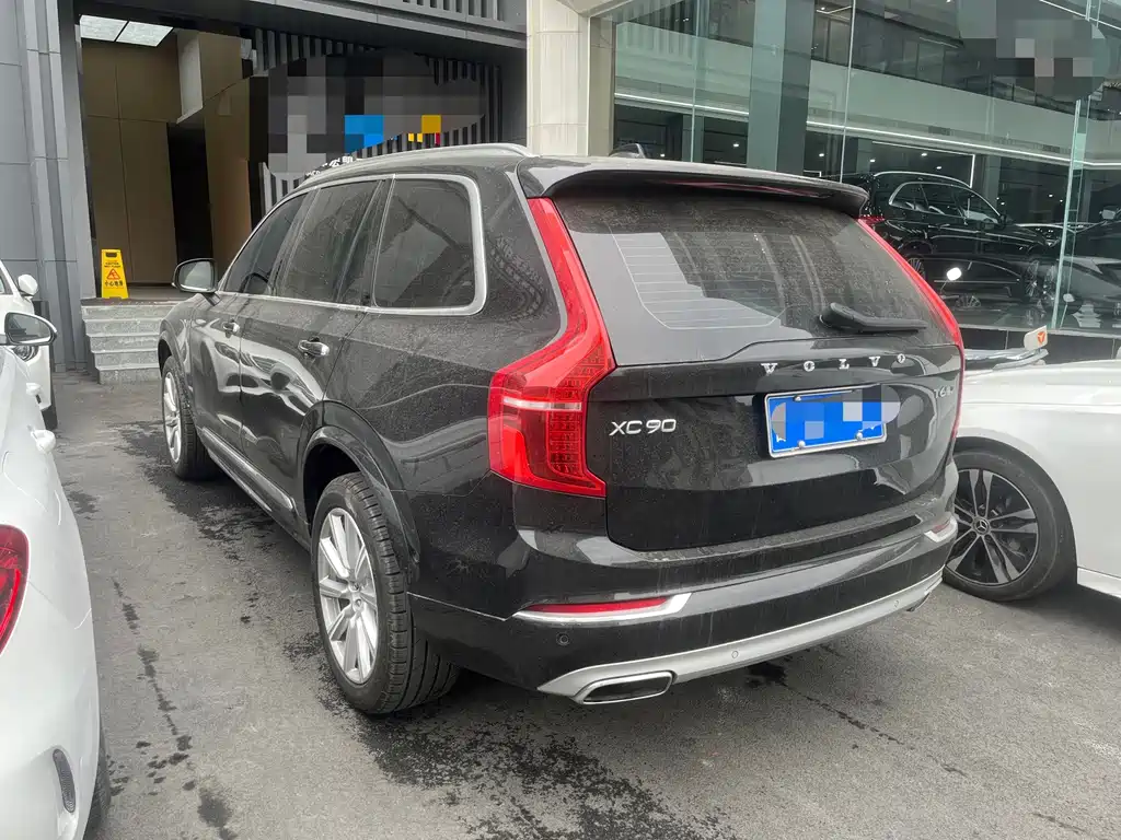 Volvo XC90 — фото 7