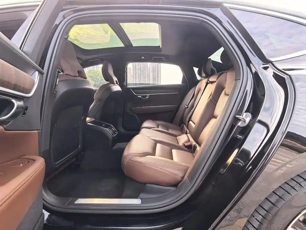 Volvo S90 — фото 11