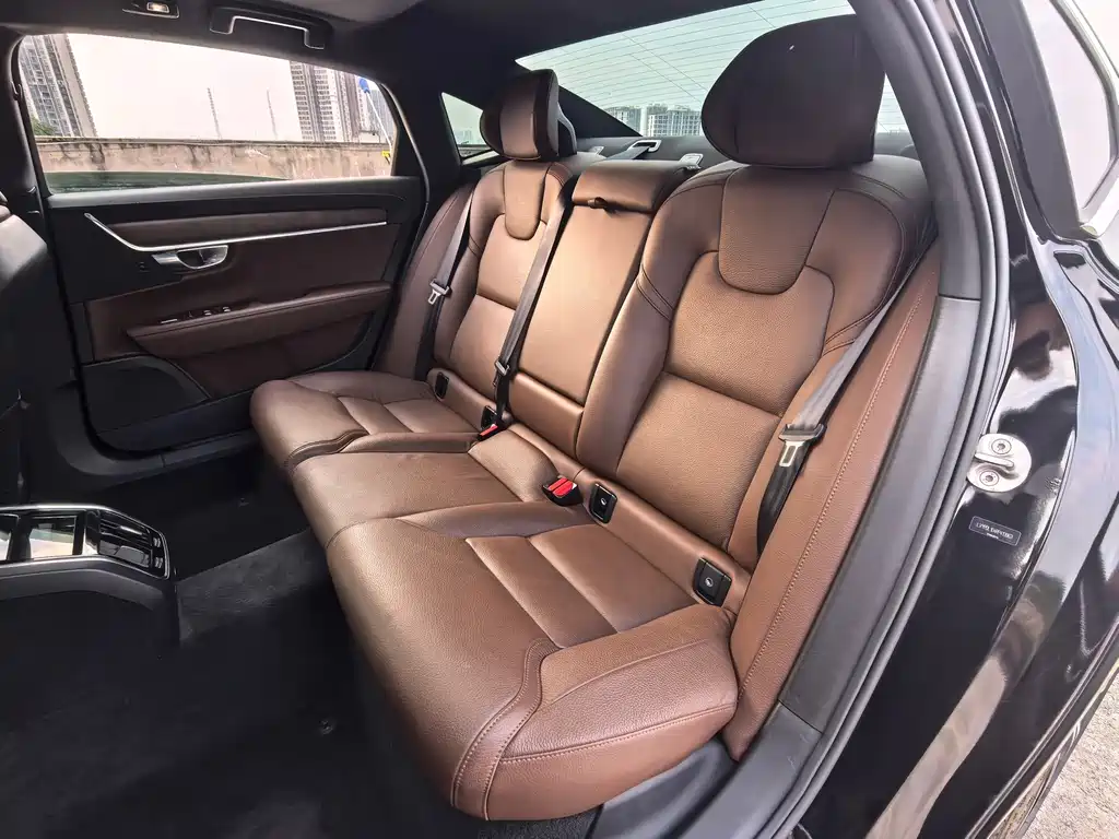 Volvo S90 — фото 4