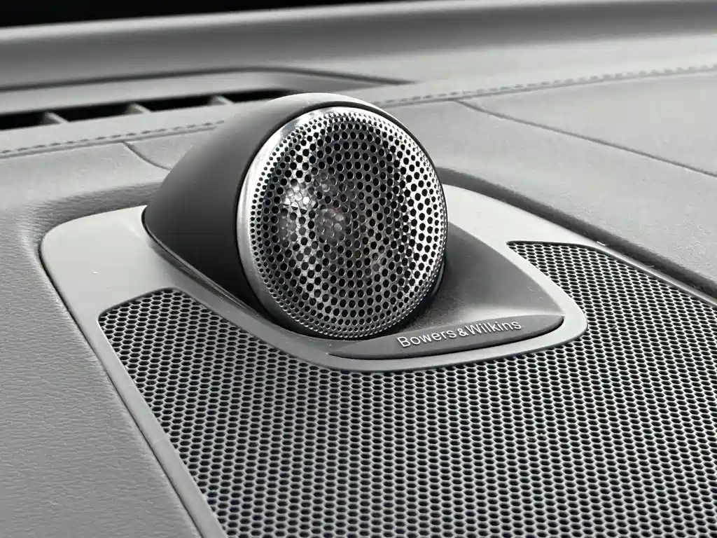 Volvo XC60 — фото 7