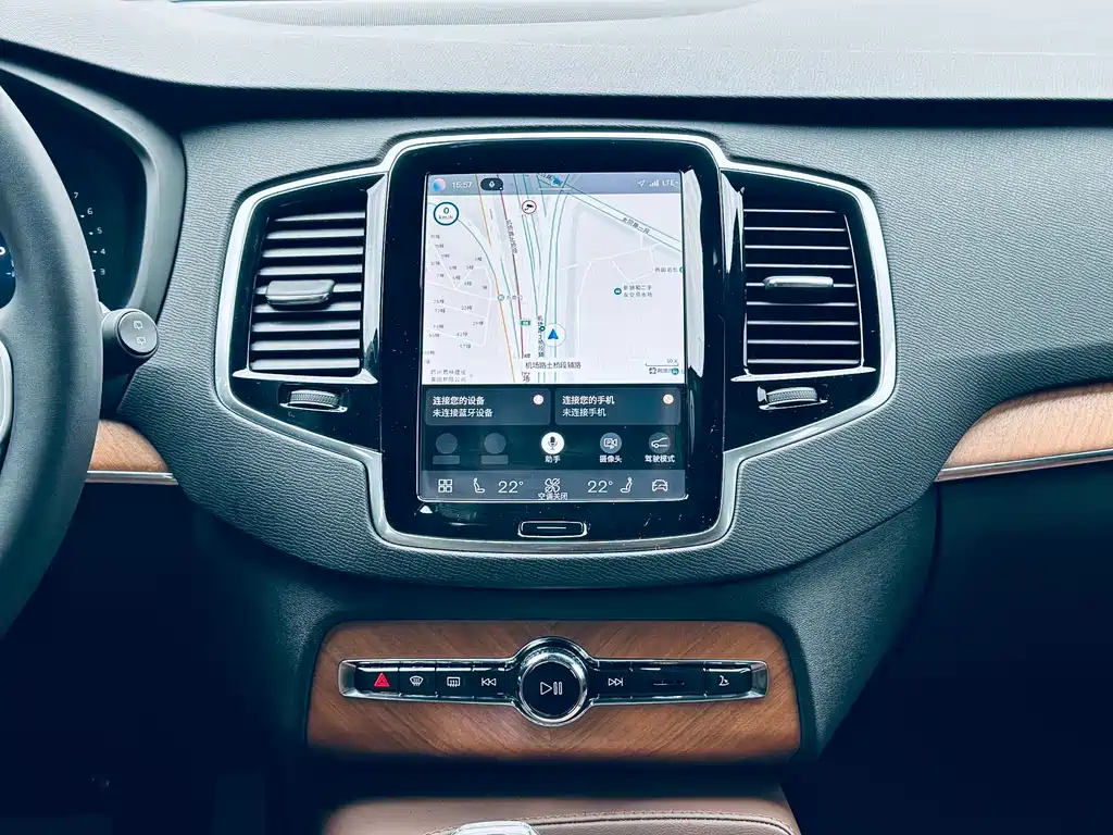 Volvo XC90 — фото 11