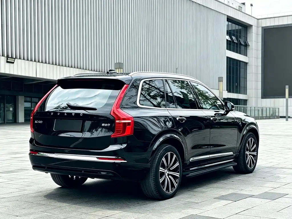 Volvo XC90 — фото 14