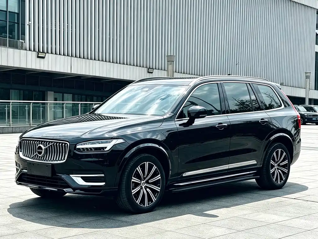 Volvo XC90 — фото 1