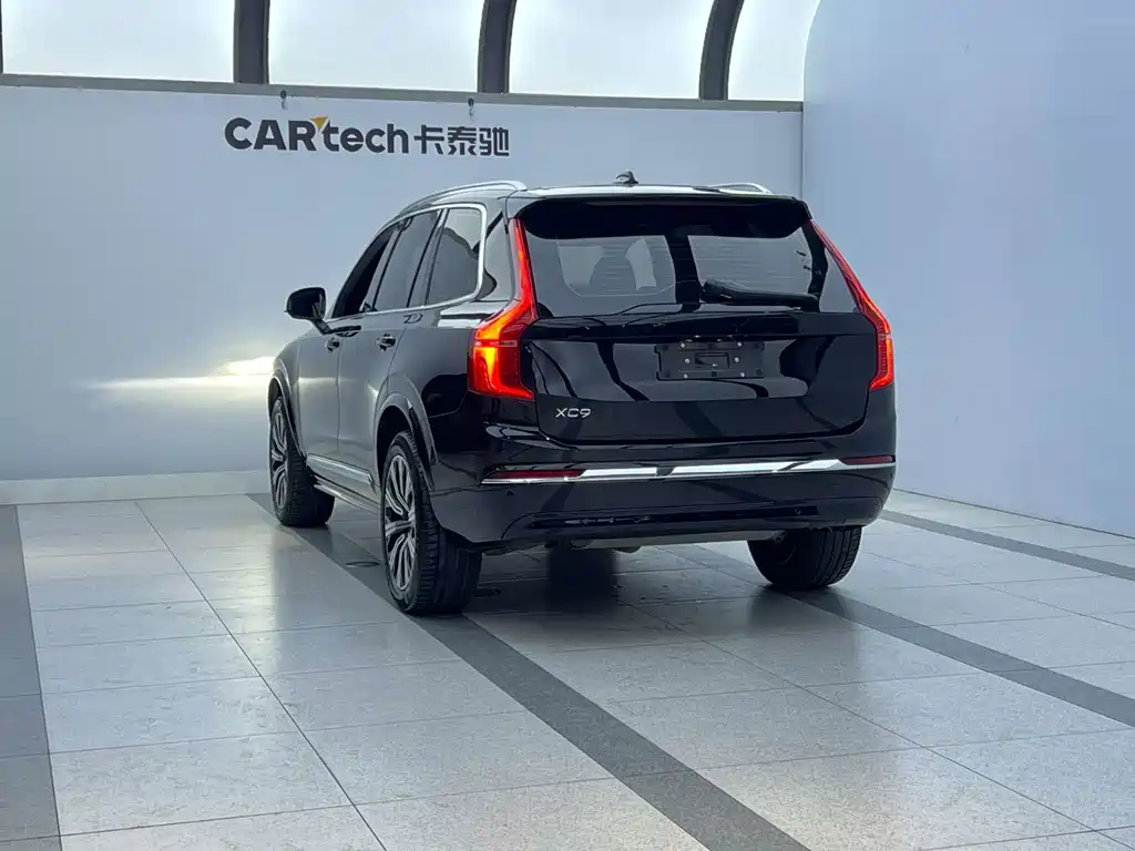 Volvo XC90 — фото 5