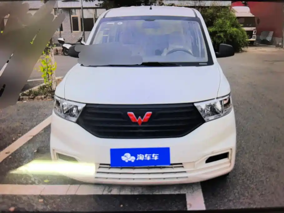Wuling Hongguang V — фото 2