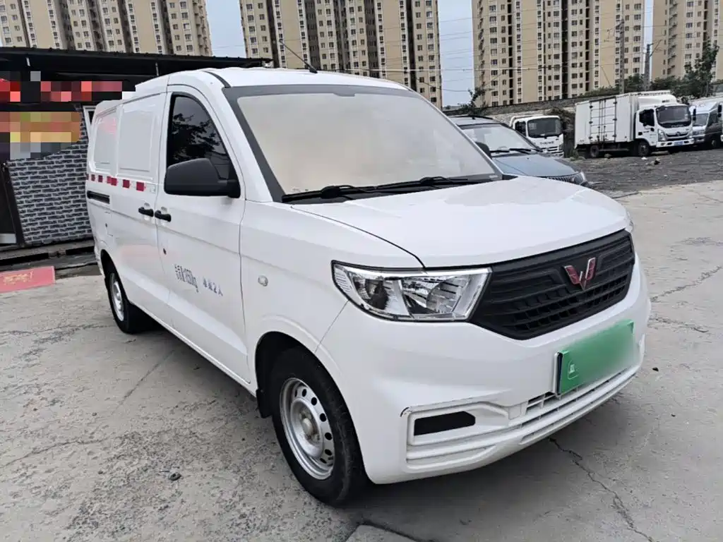 Wuling Hongguang V — фото 3