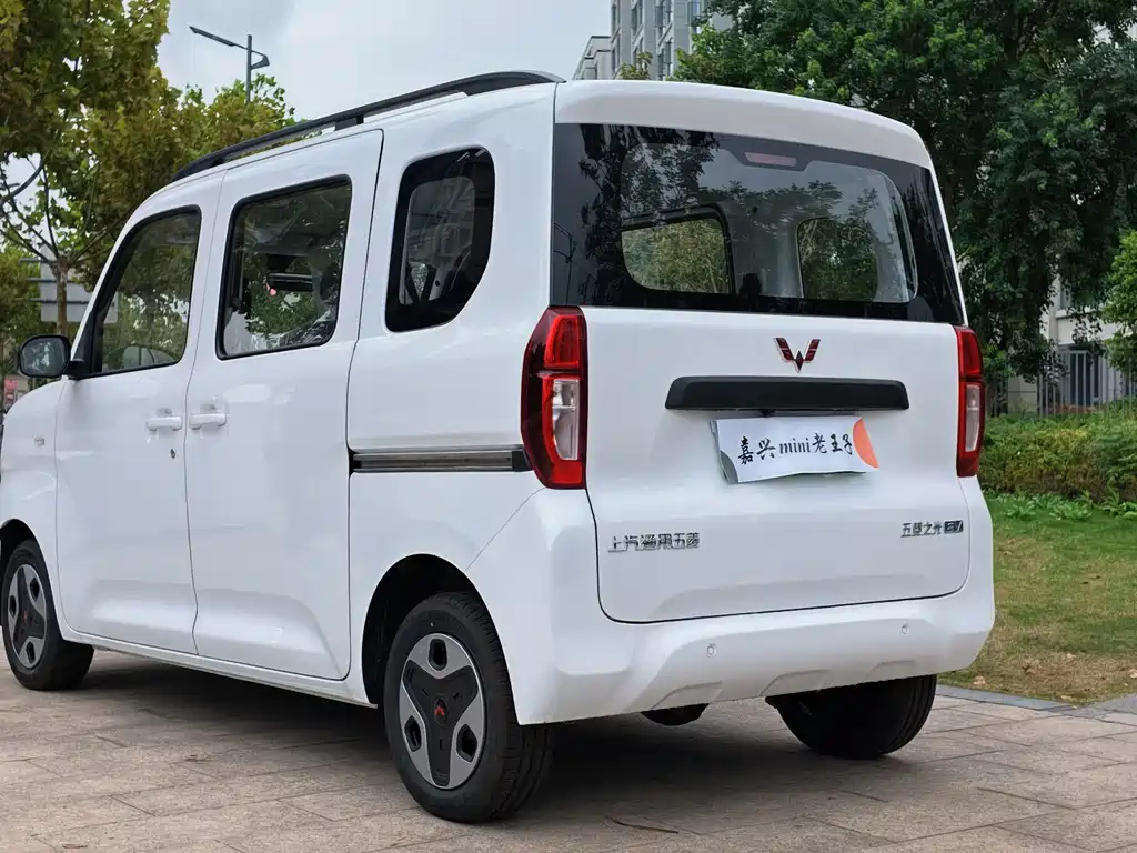 Wuling Zhiguang EV — фото 4