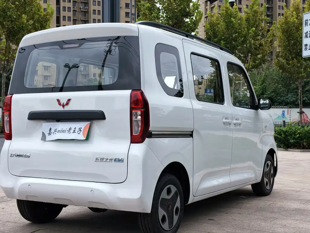 Wuling Zhiguang EV — фото 6