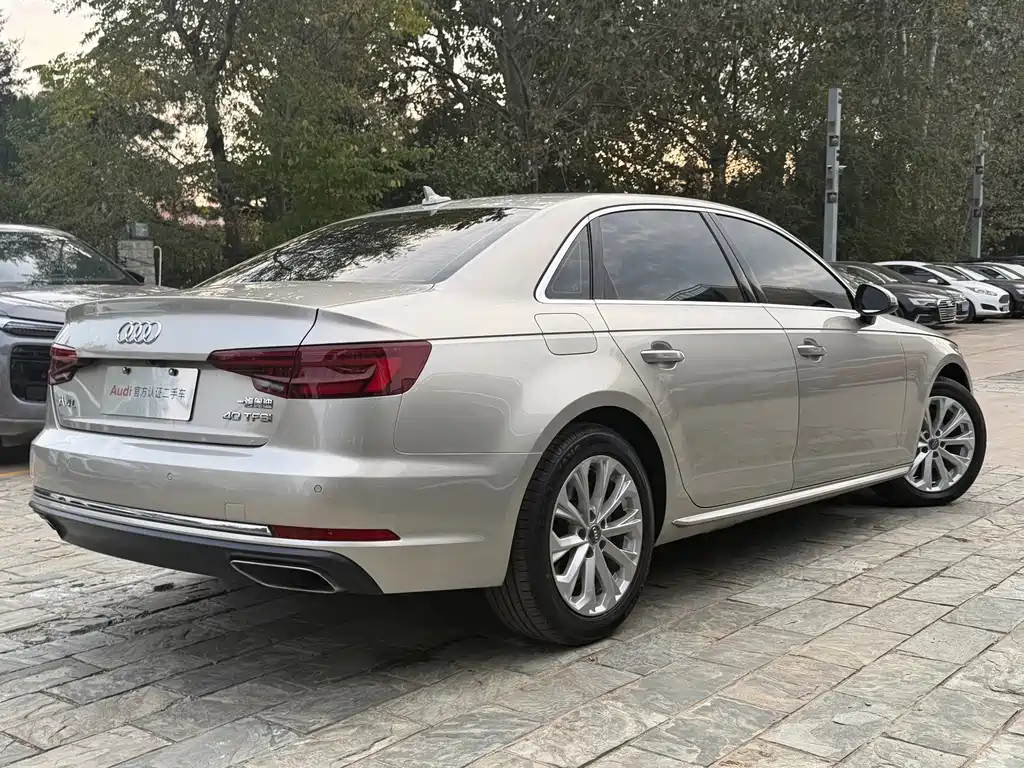 Audi A4L — фото 24