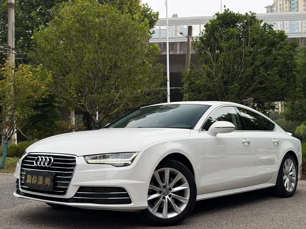 Audi A7 — фото 1