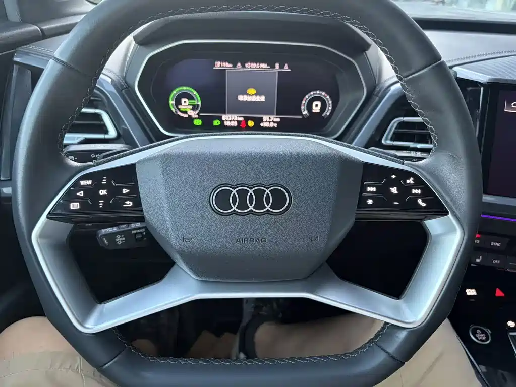 Audi Q4 e-tron — фото 14