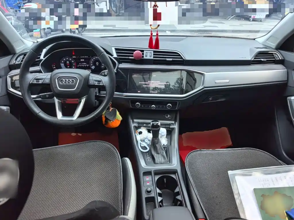 Audi Q3 — фото 10
