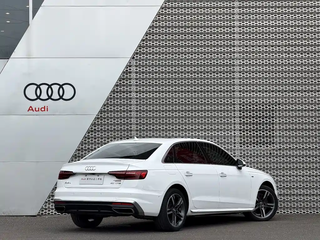 Audi A4L — фото 4