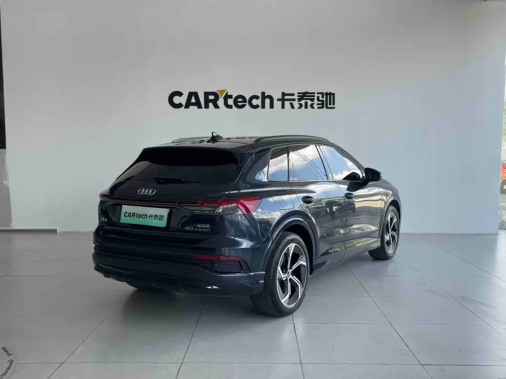 Audi Q4 e-tron — фото 6
