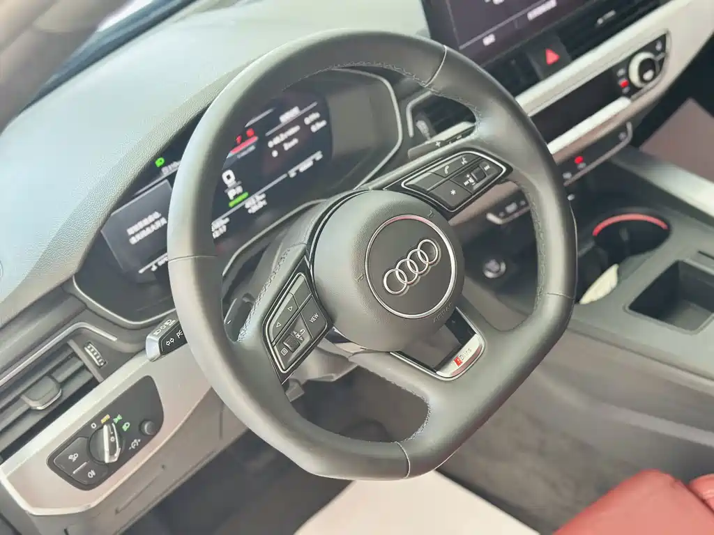 Audi A4L — фото 10